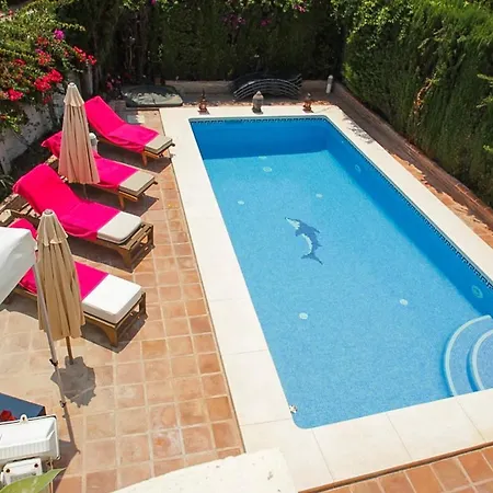 Atalaya Sleeps 8 Pool Air Con Wifi Estepona