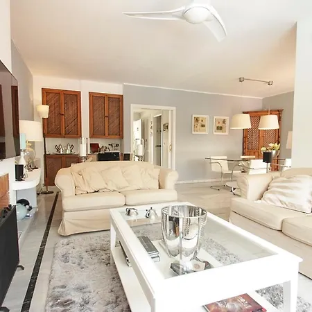 Atalaya Sleeps 8 Pool Air Con Wifi